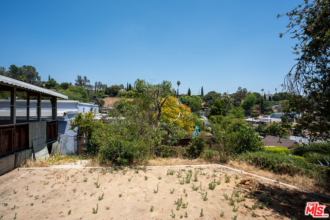 6214 Oak Crest Way
