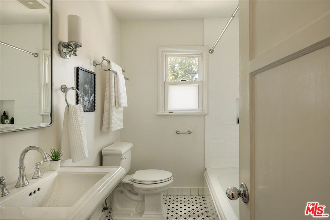 4113 Perlita Ave Unit: C