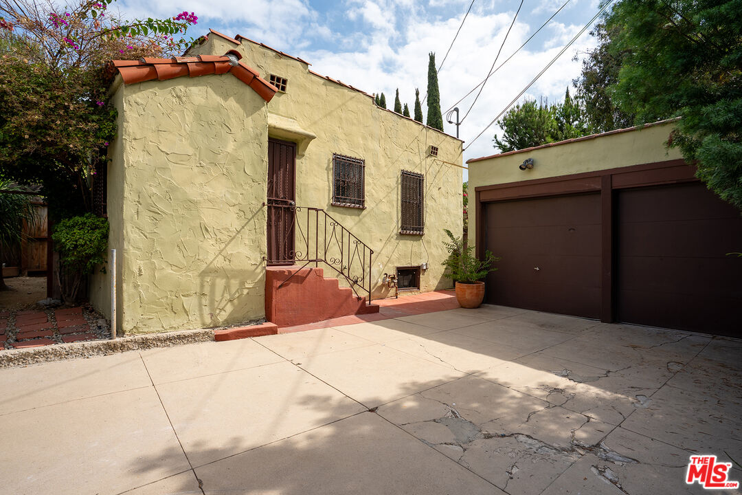3104 Silver Lake Blvd