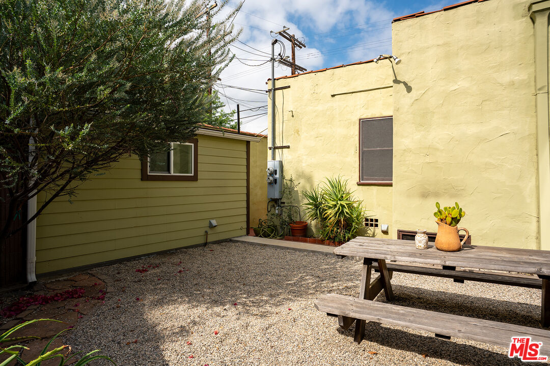3104 Silver Lake Blvd