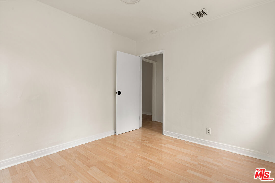 3104 Silver Lake Blvd