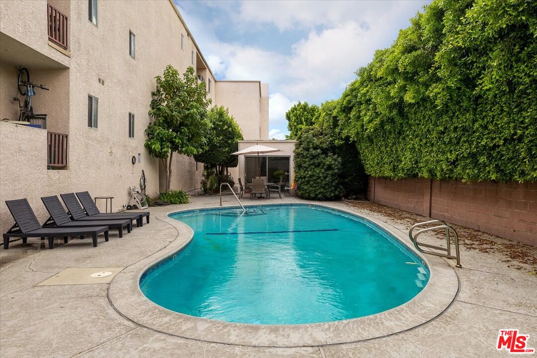 12955 Riverside Dr Unit: 203