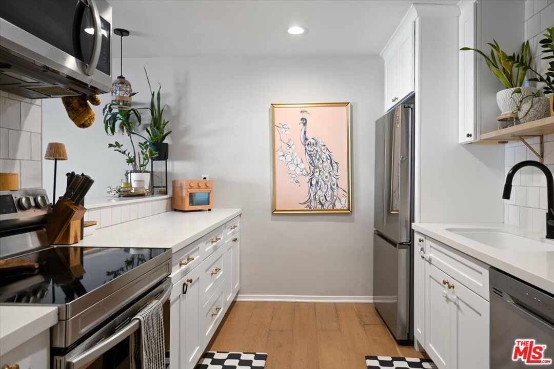 12955 Riverside Dr Unit: 203