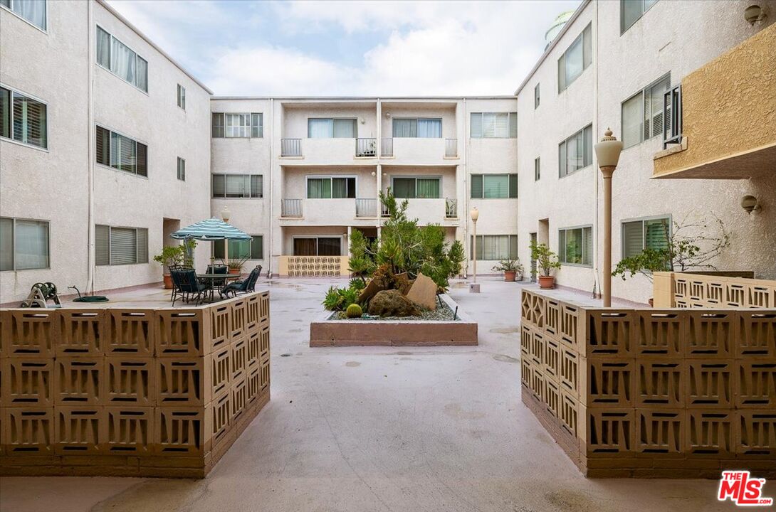 12955 Riverside Dr Unit: 203
