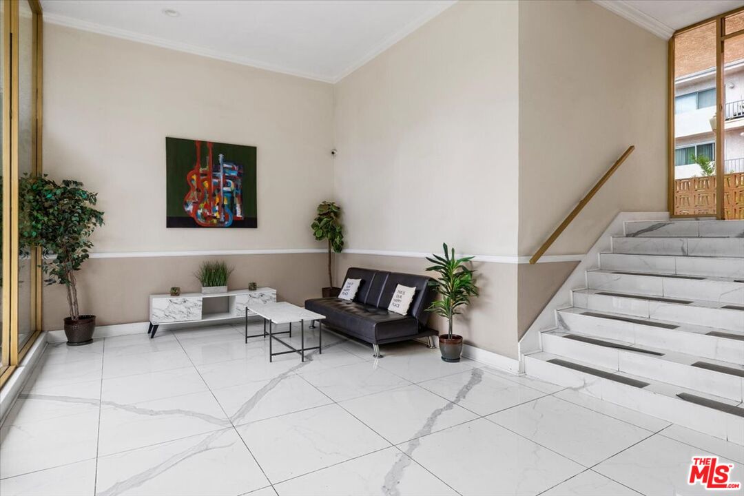 12955 Riverside Dr Unit: 203