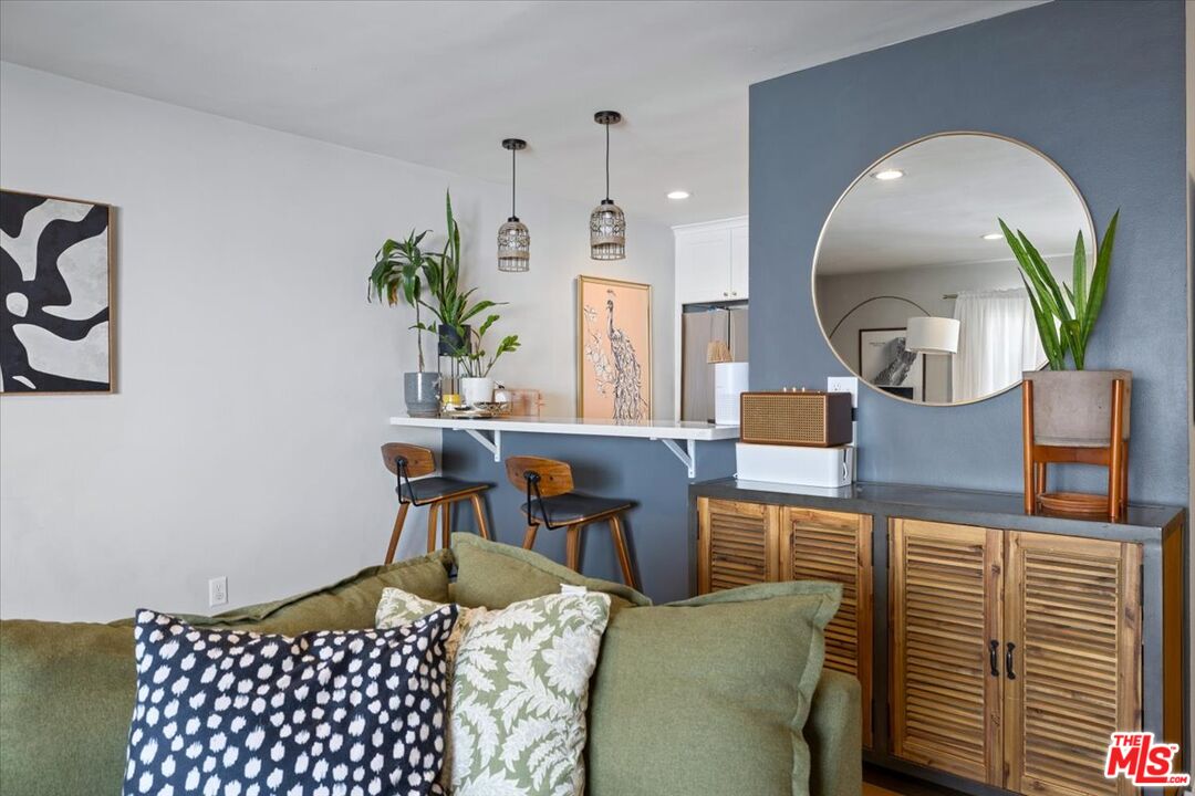 12955 Riverside Dr Unit: 203