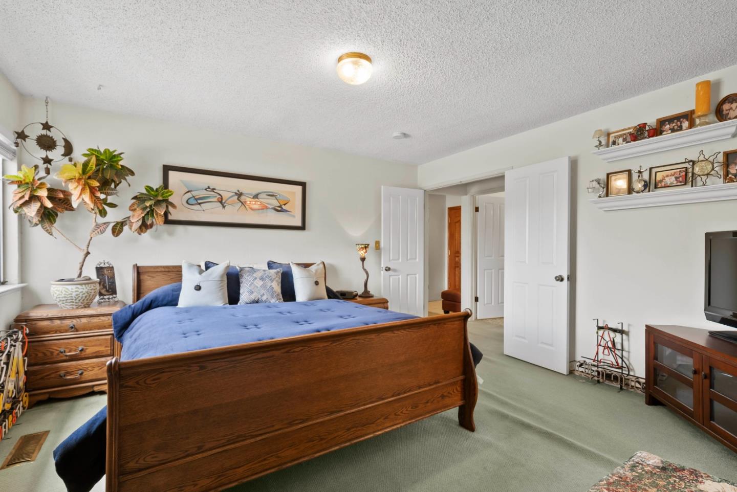 733 Covina WAY