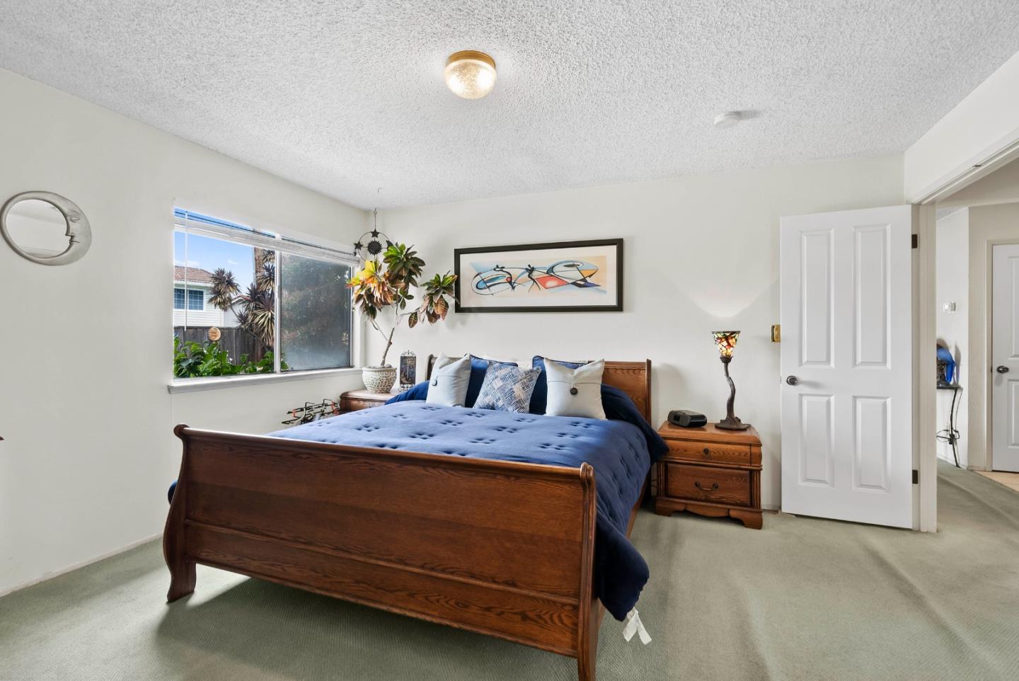 733 Covina WAY