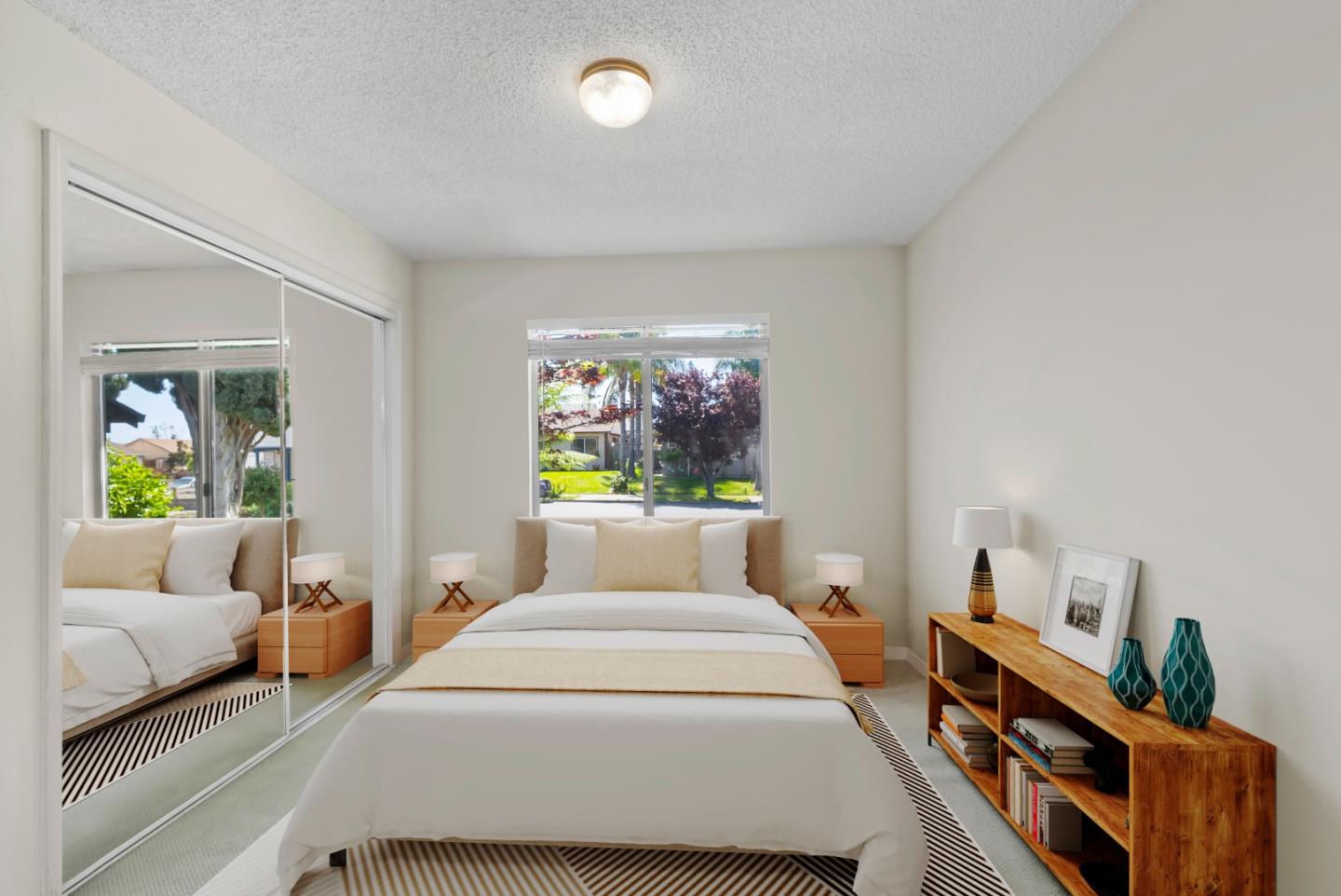 733 Covina WAY