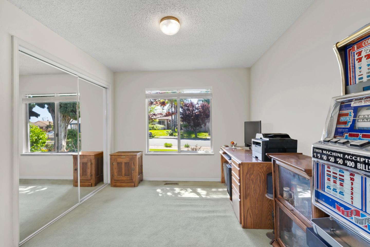 733 Covina WAY