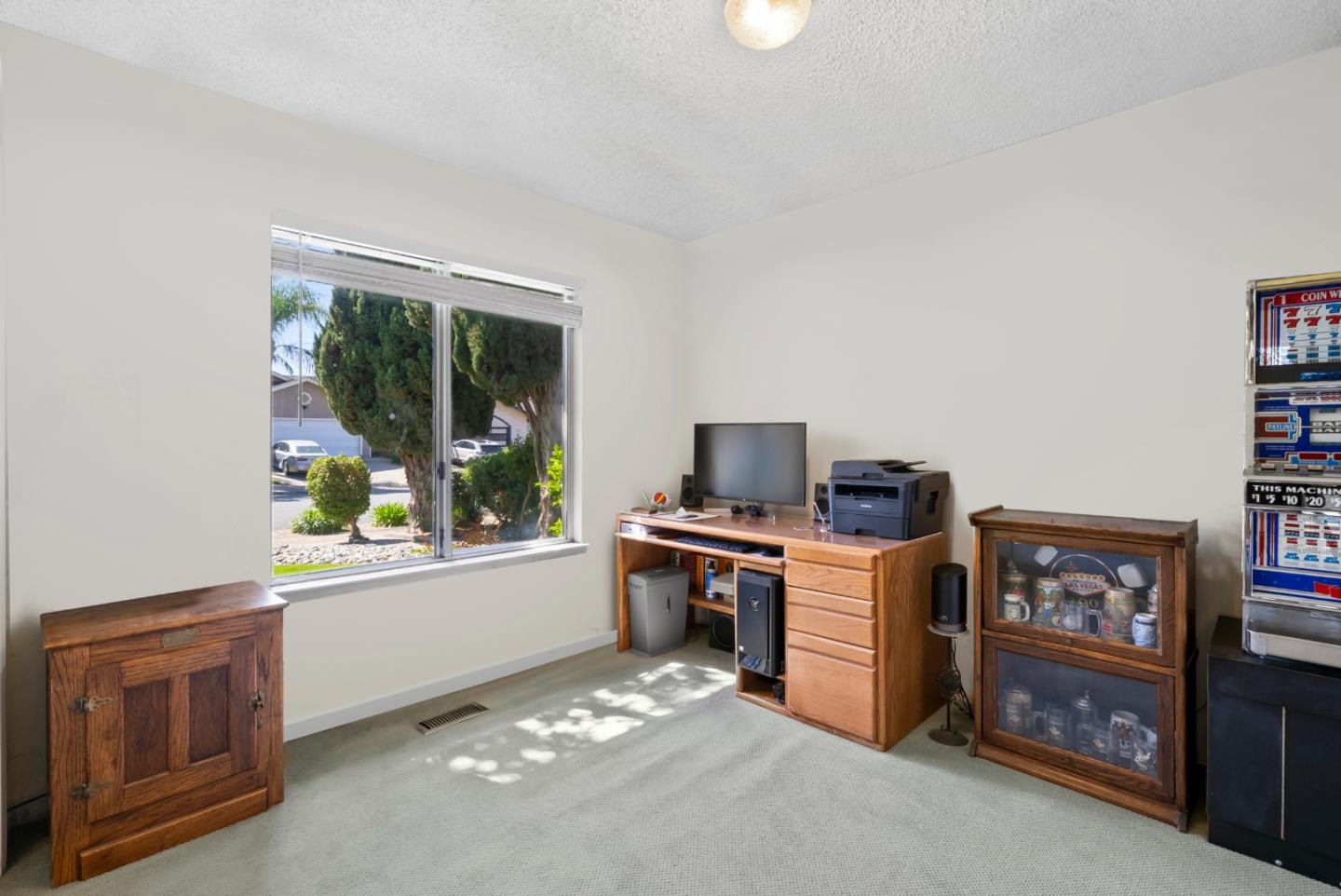733 Covina WAY