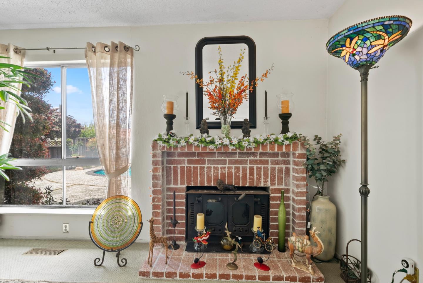 733 Covina WAY
