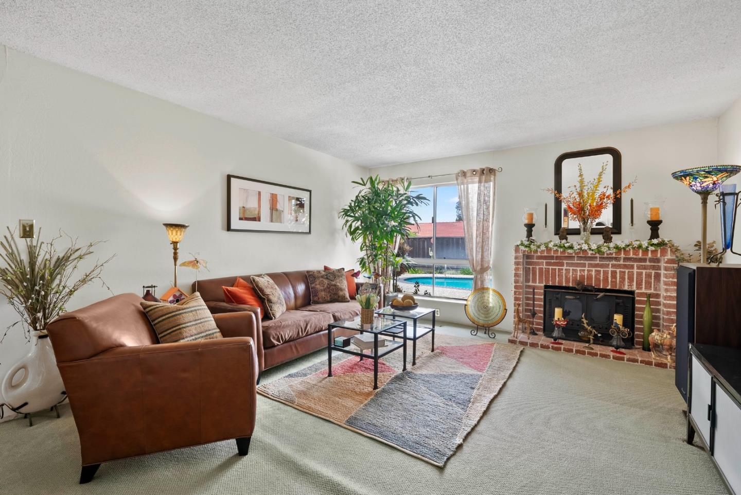 733 Covina WAY
