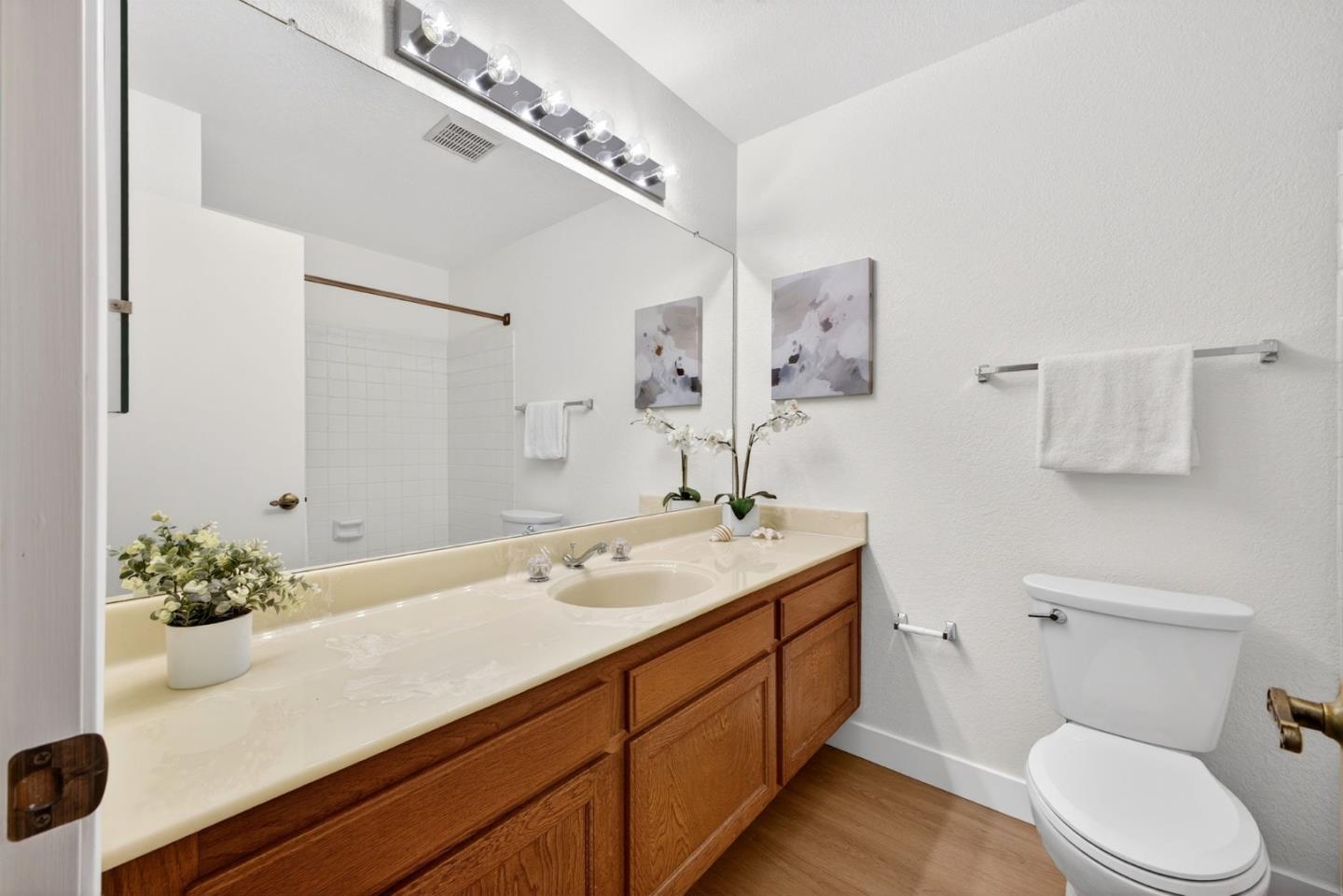2487 Redbud Court