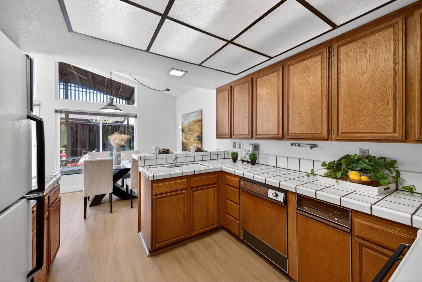 2487 Redbud Court