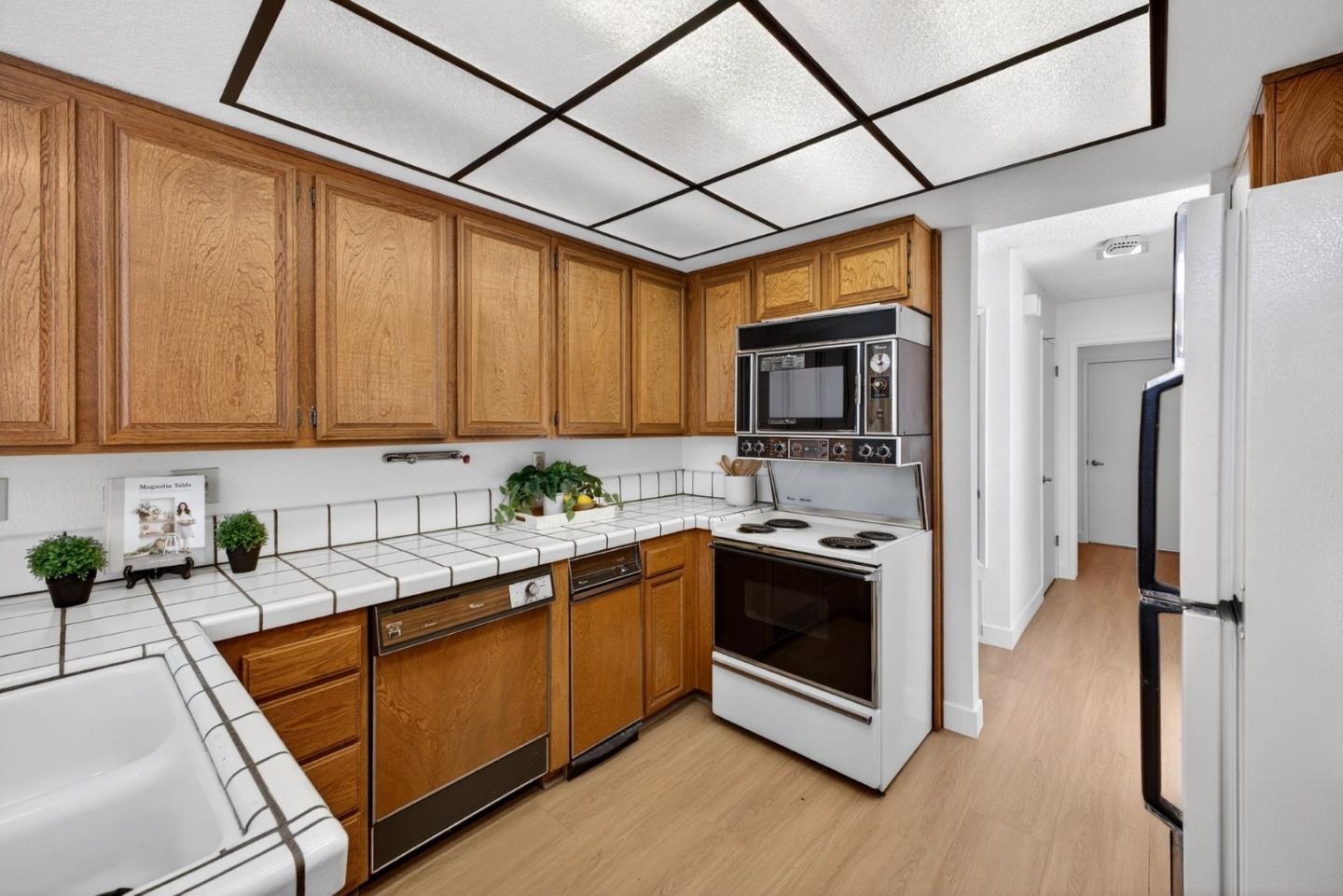 2487 Redbud Court
