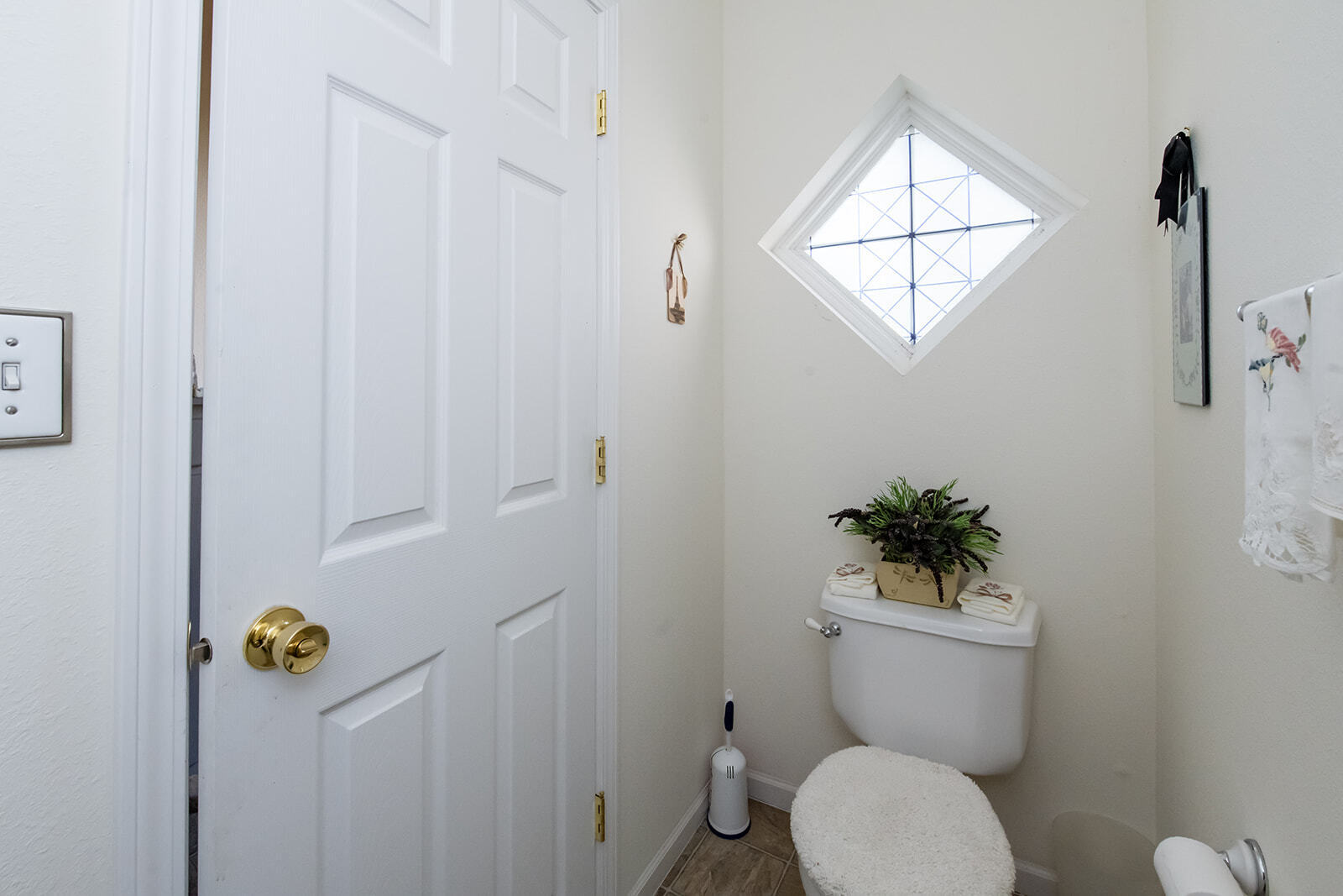 1517 Round Lake Road