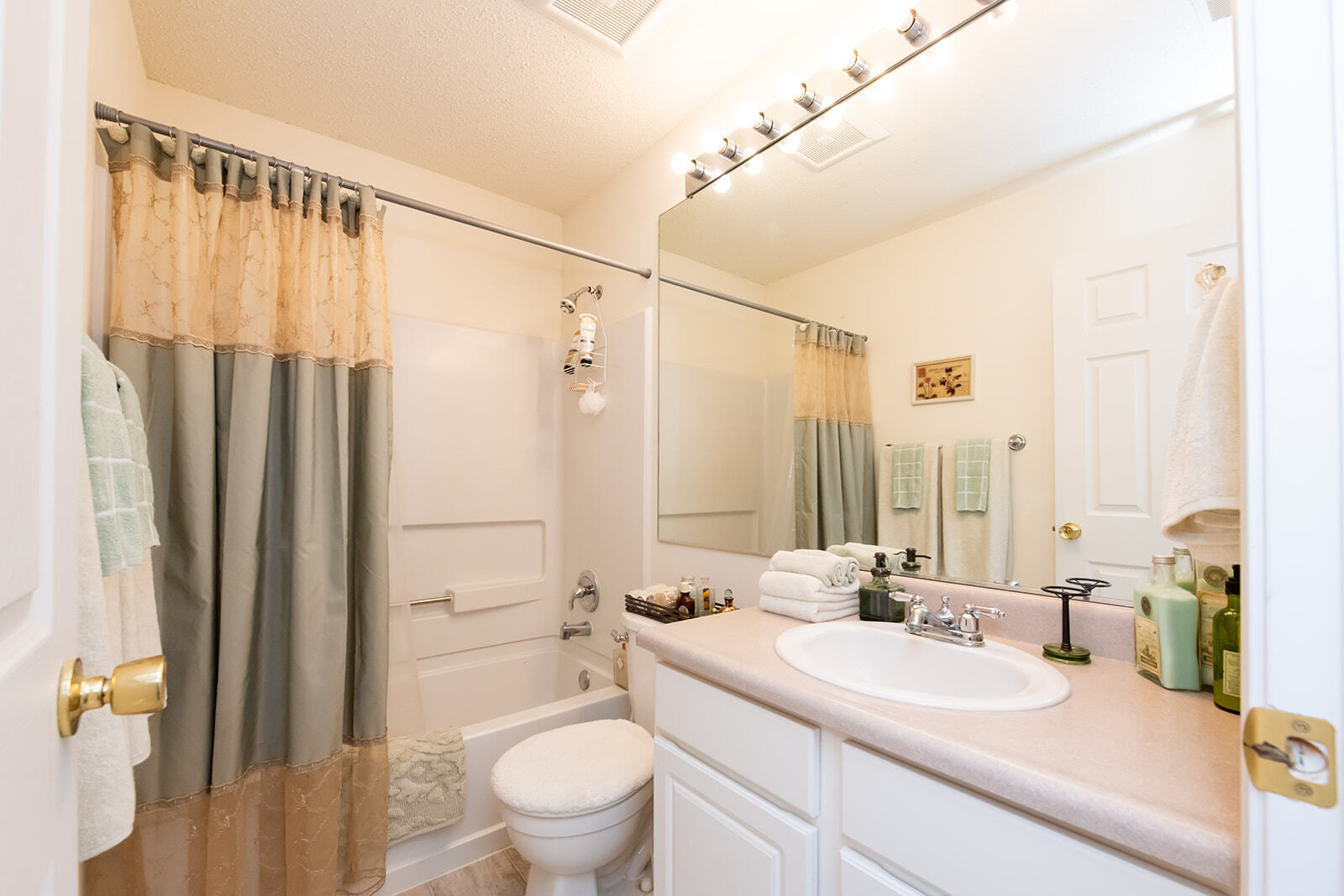 1517 Round Lake Road