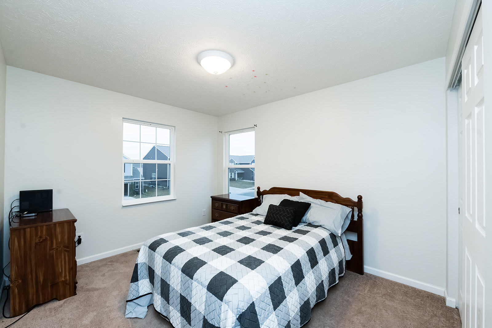 3329 Clary Blvd South Drive