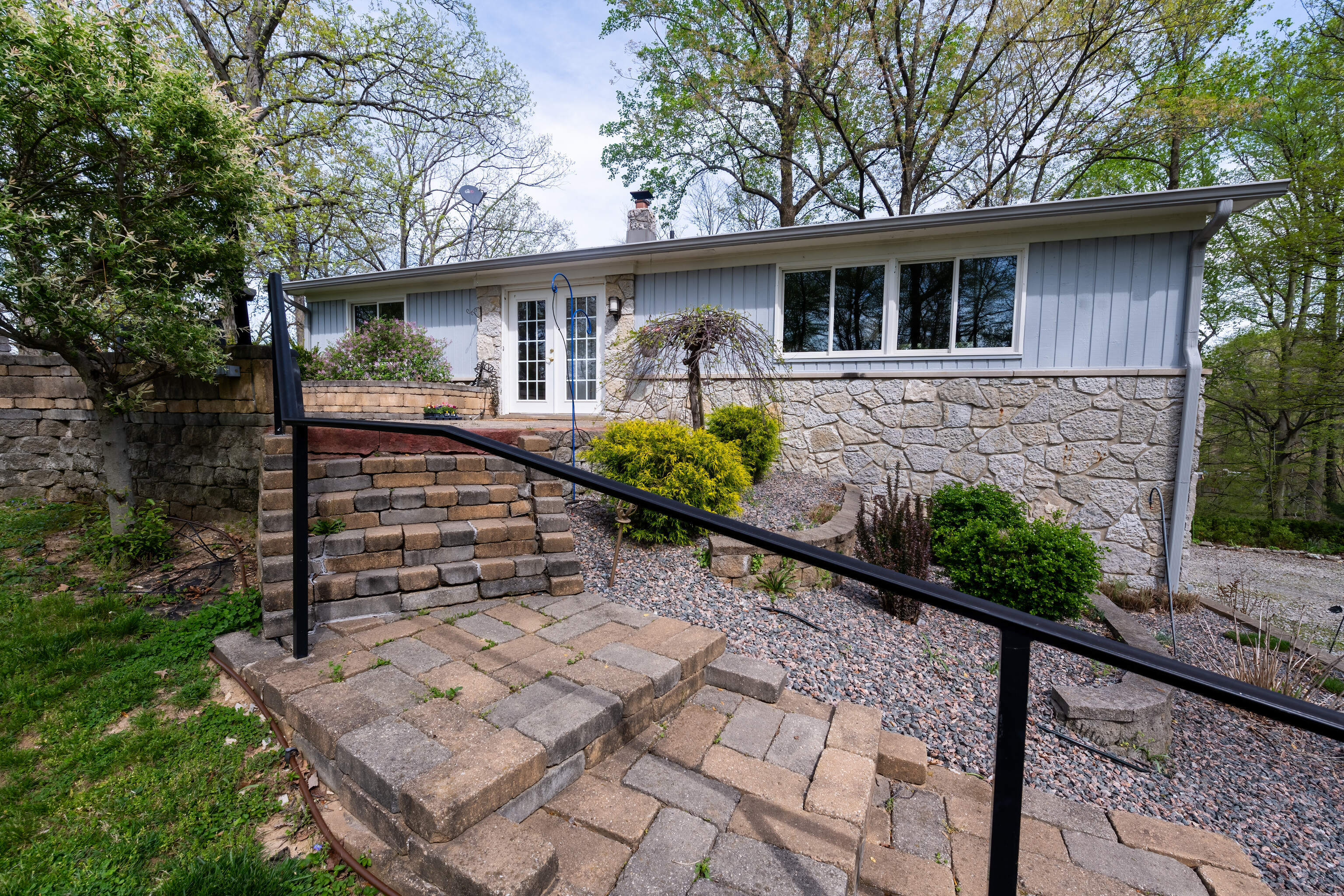5855 Paradise Drive