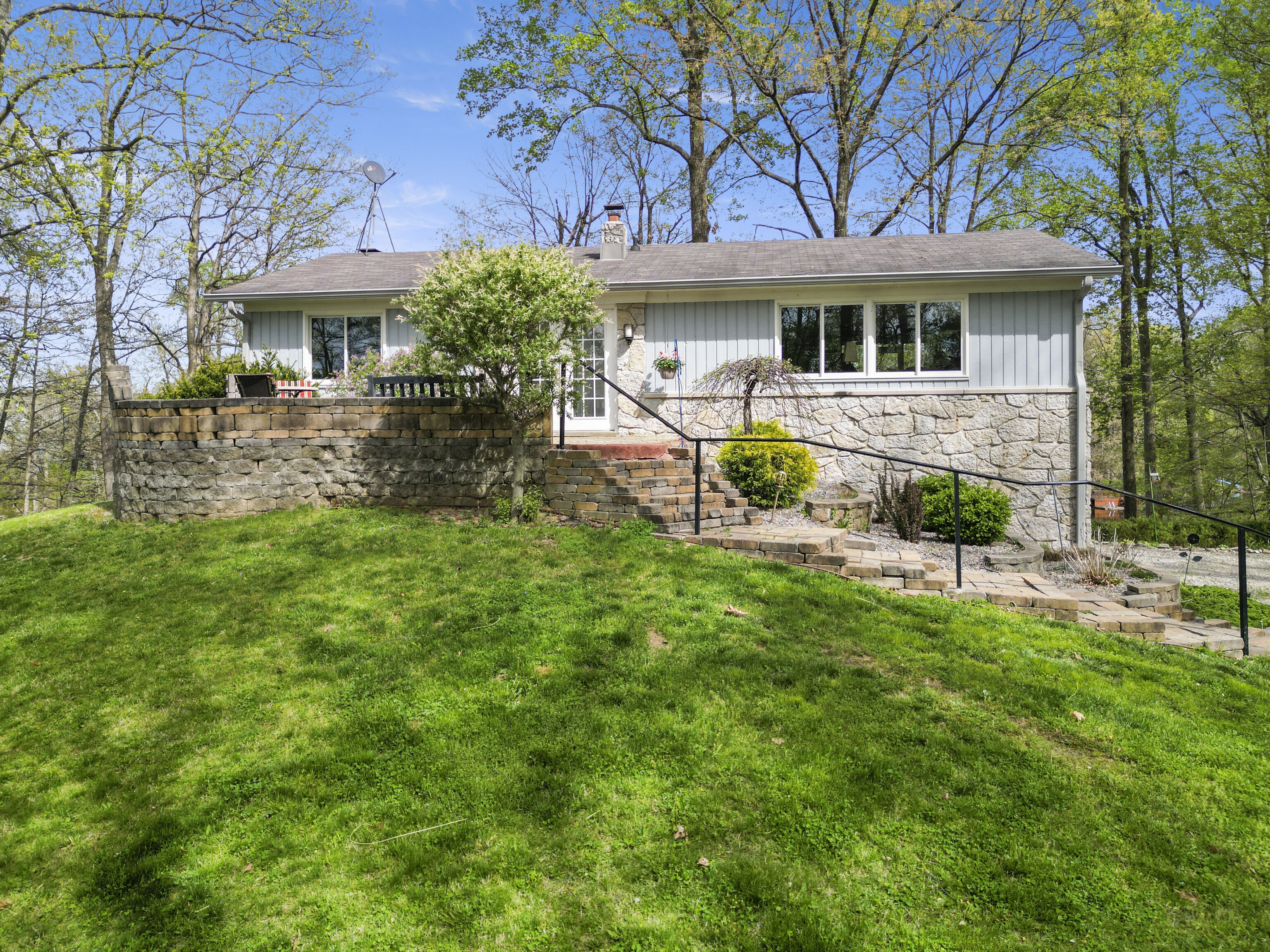 5855 Paradise Drive