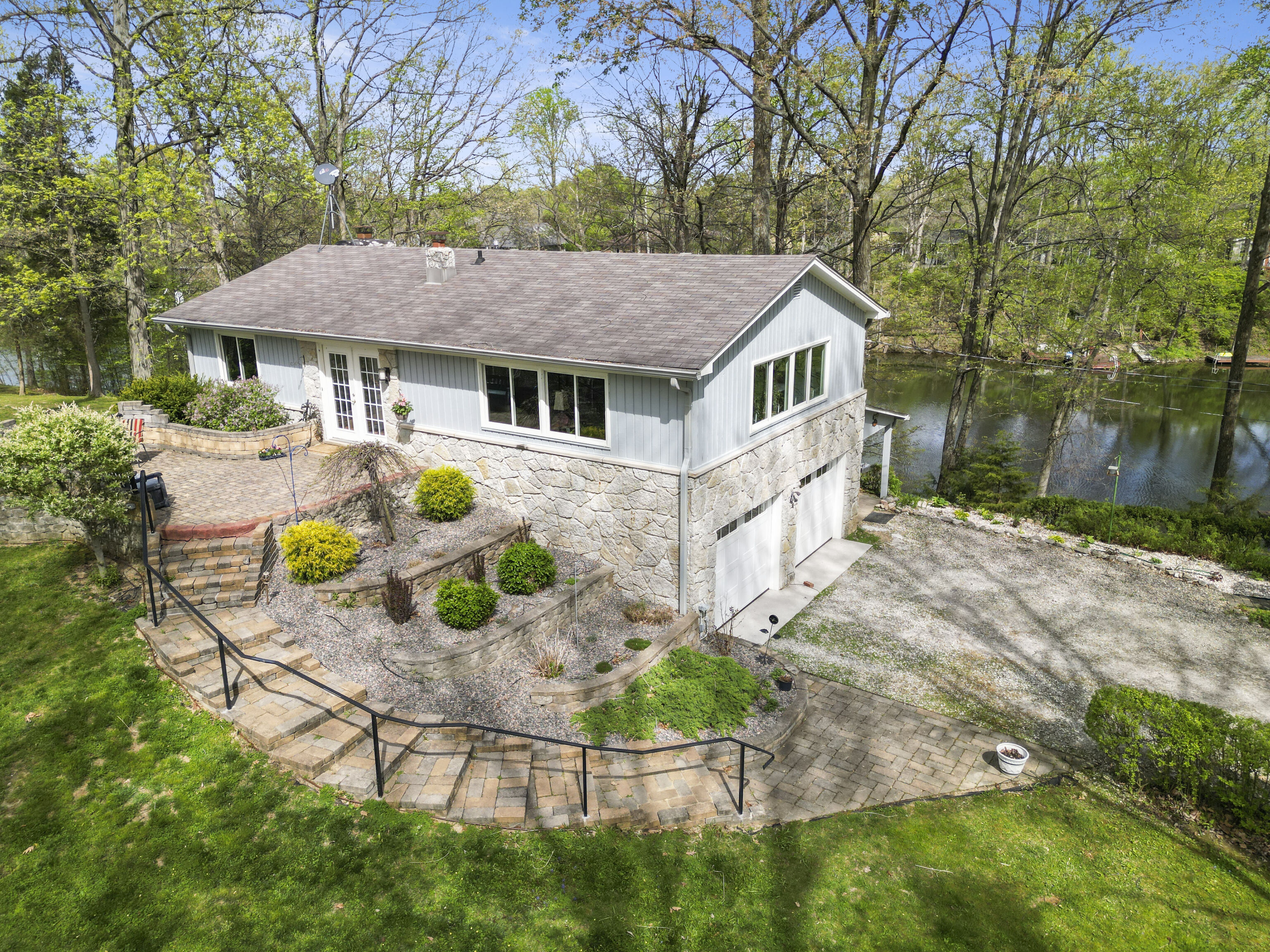 5855 Paradise Drive