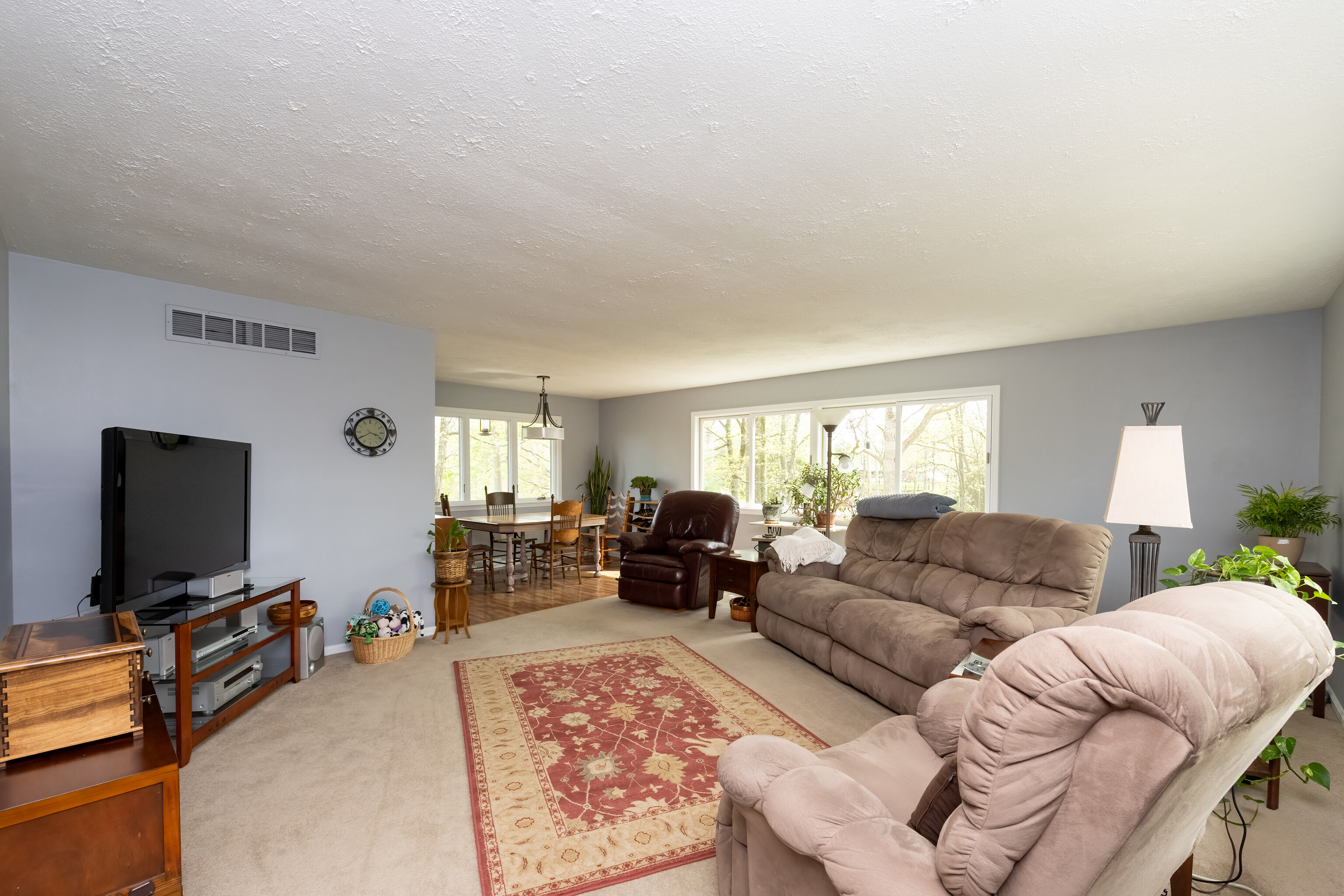 5855 Paradise Drive