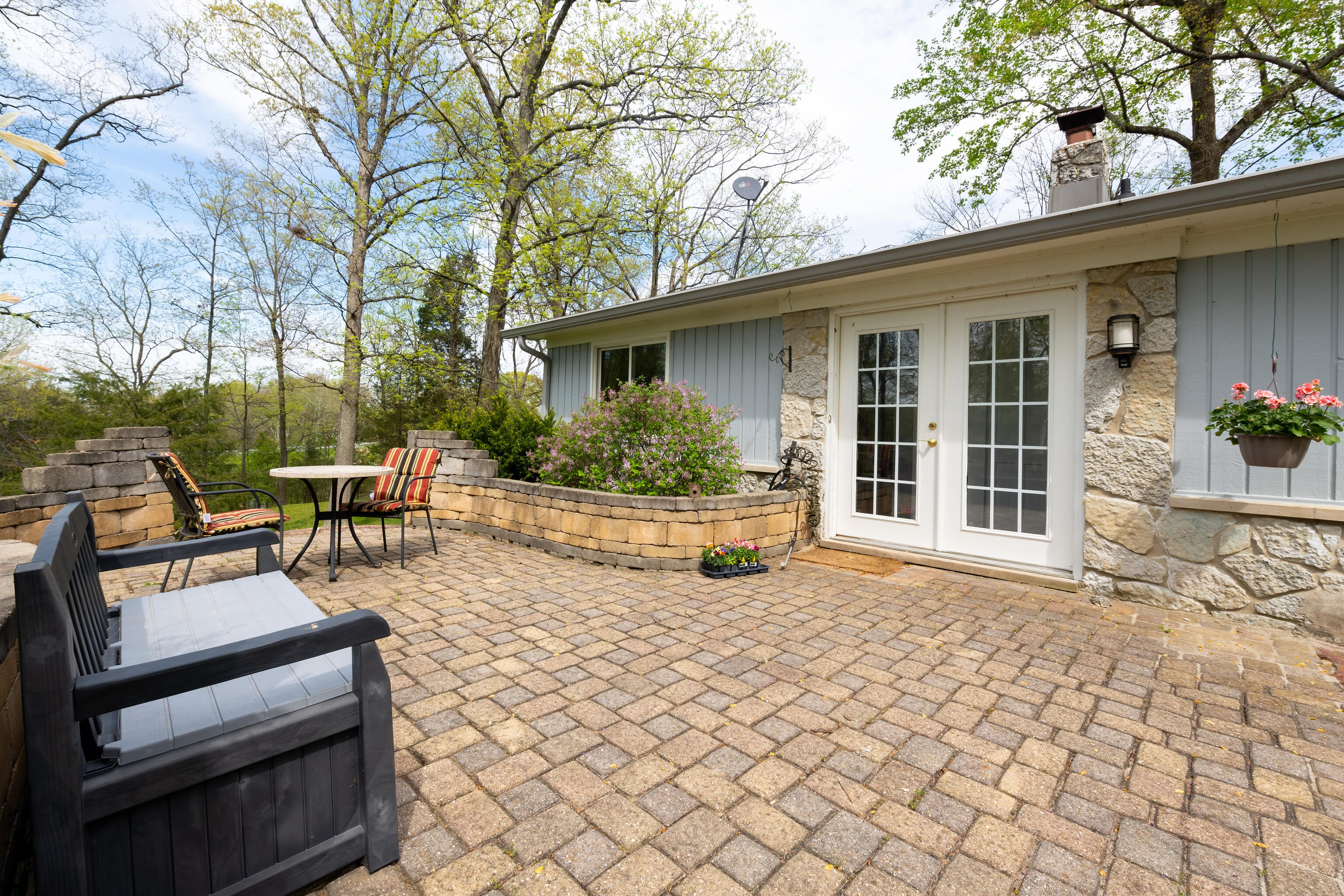 5855 Paradise Drive
