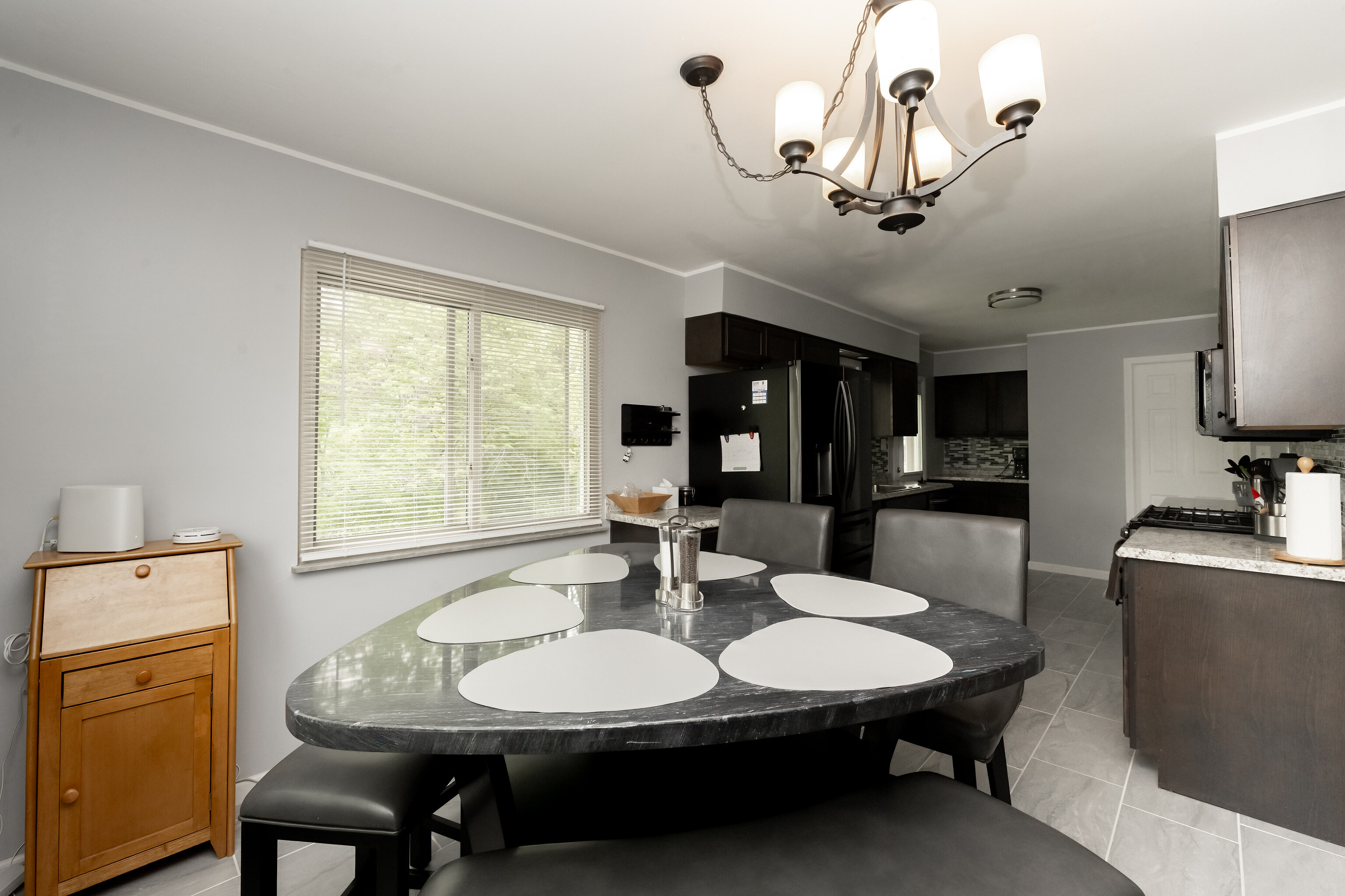 284 Sunset Boulevard