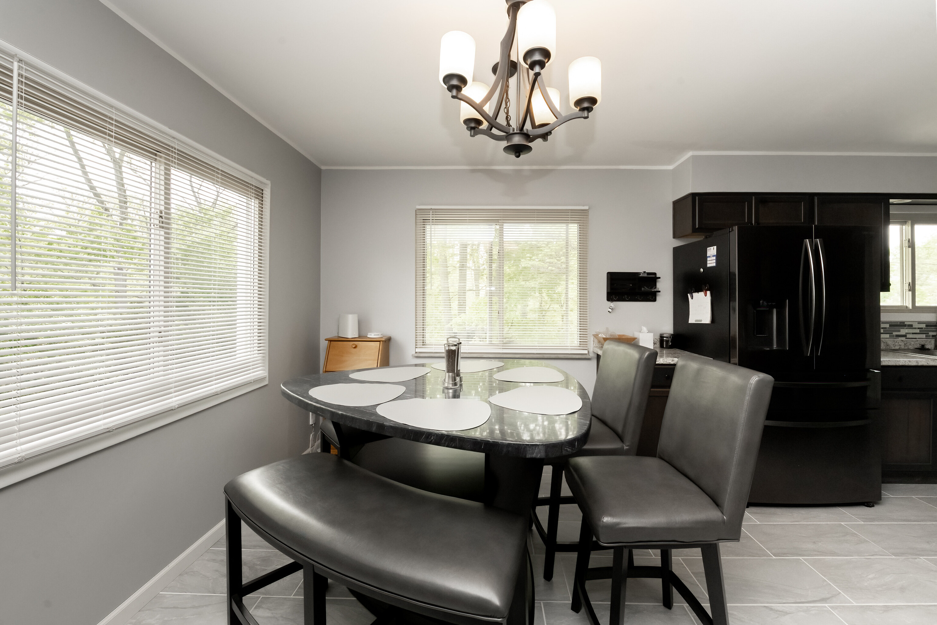 284 Sunset Boulevard