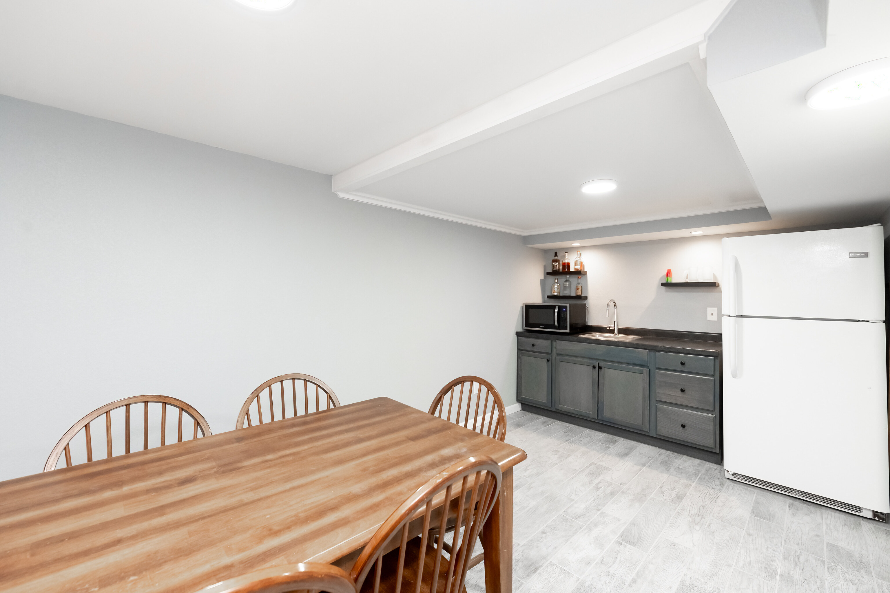 284 Sunset Boulevard