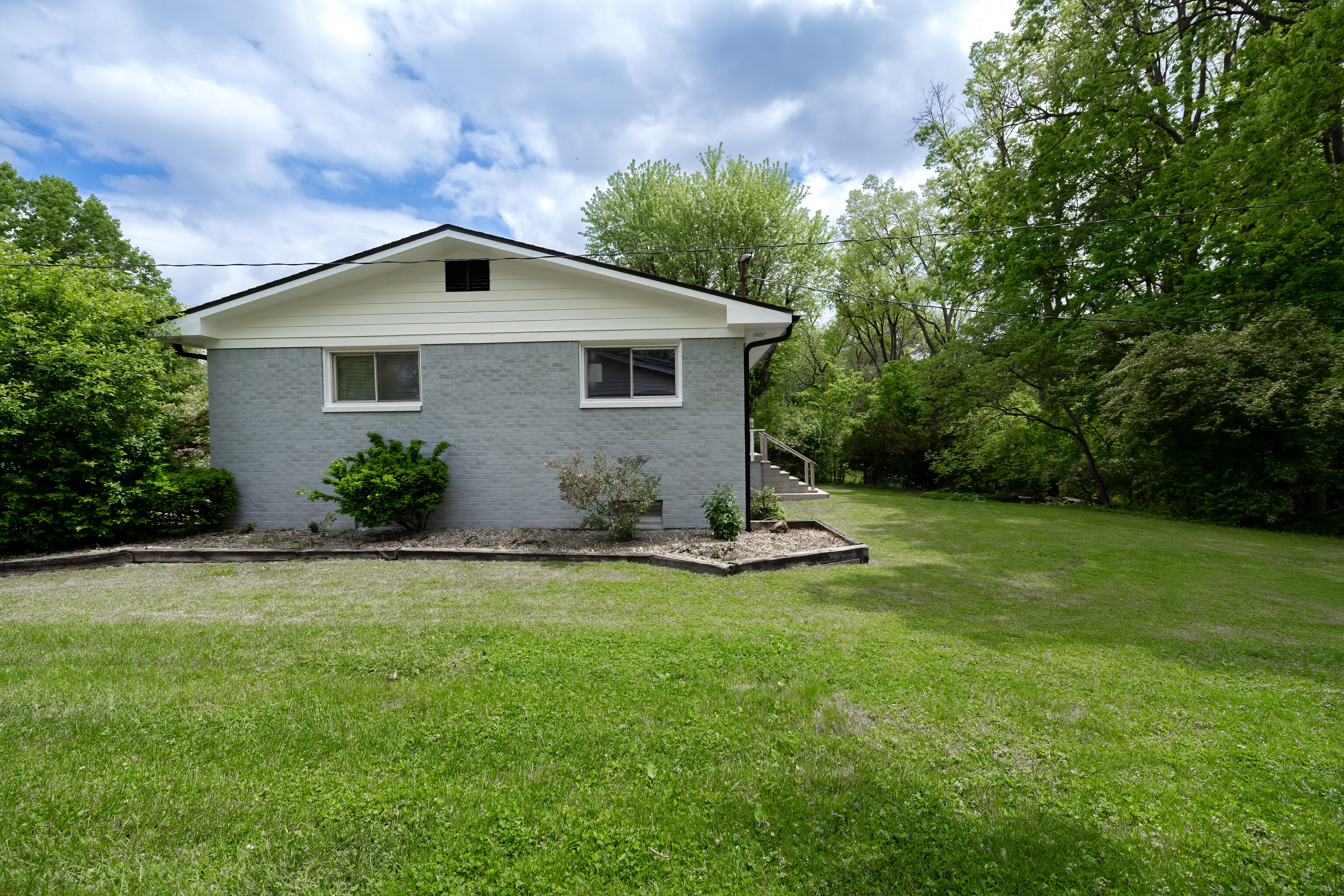 284 Sunset Boulevard