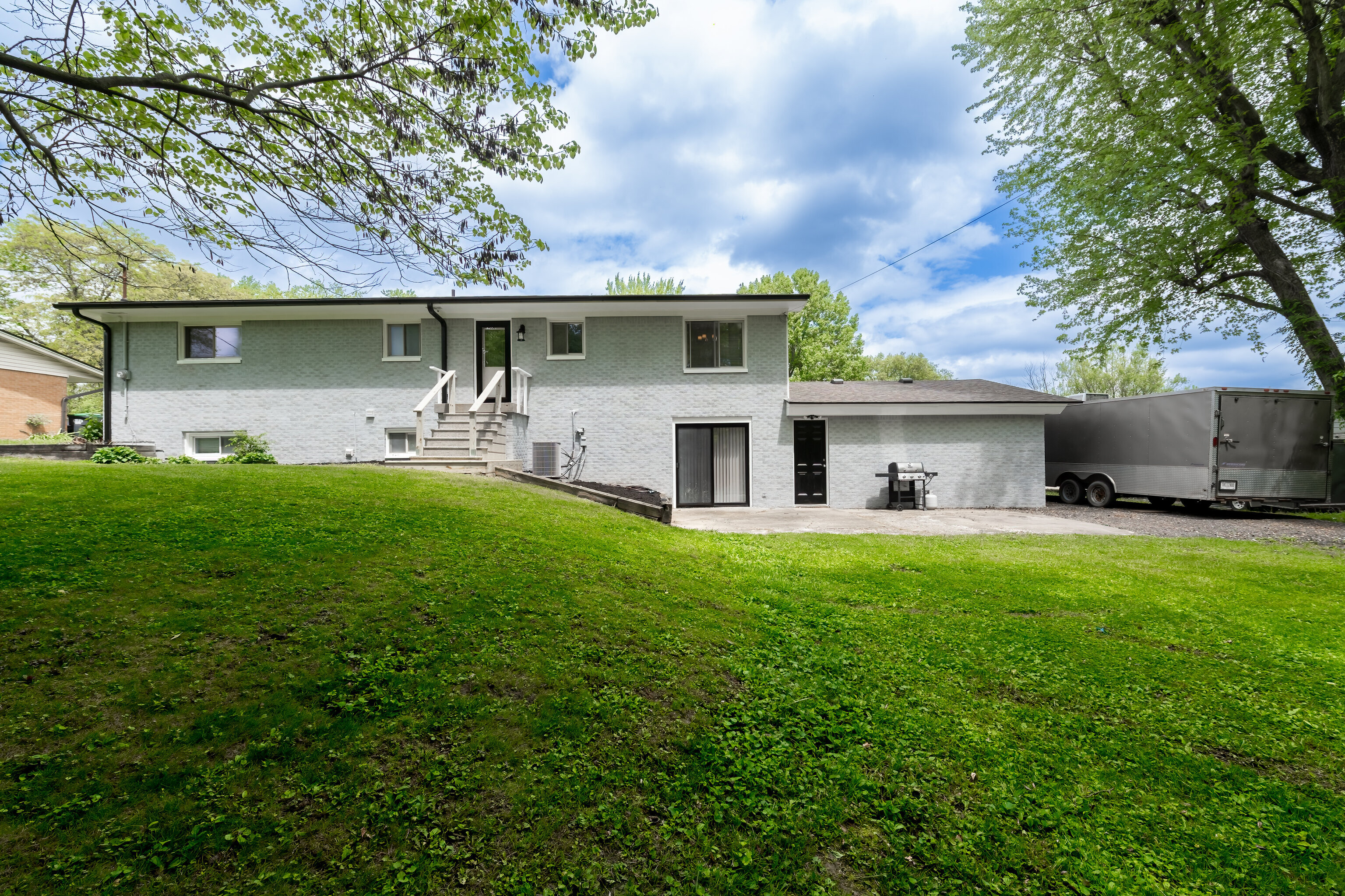 284 Sunset Boulevard