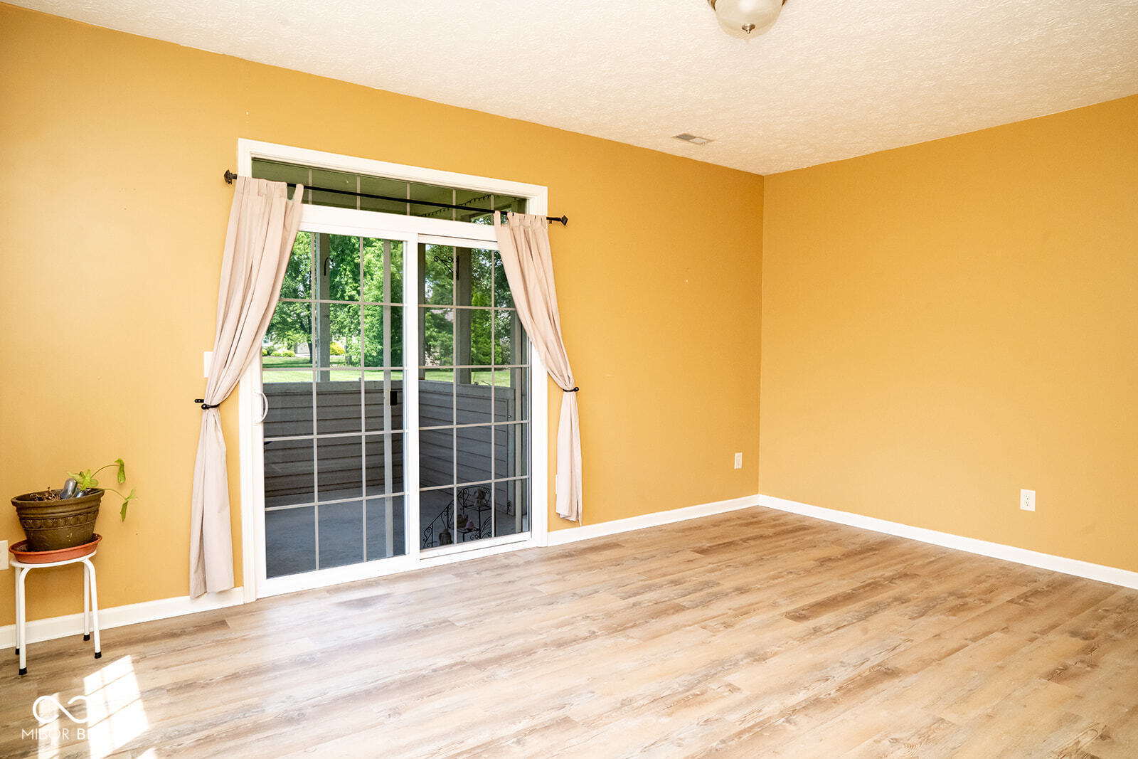 7226 Wyatt Lane