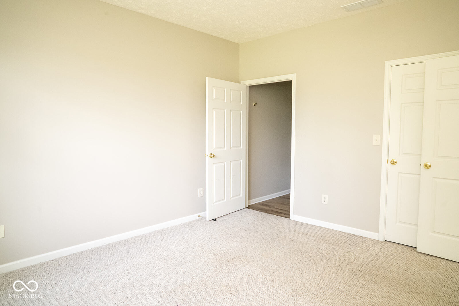 7226 Wyatt Lane