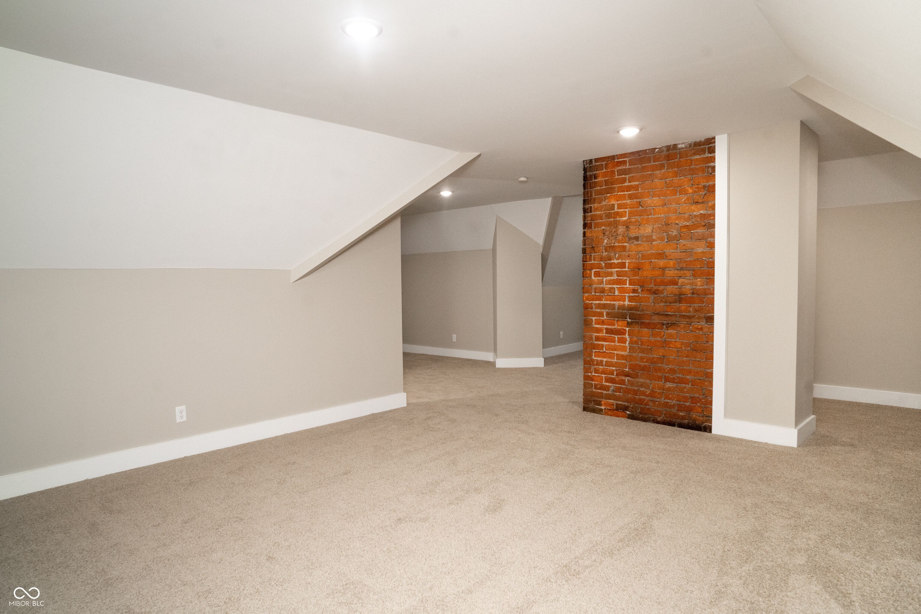 445 E Washington Street