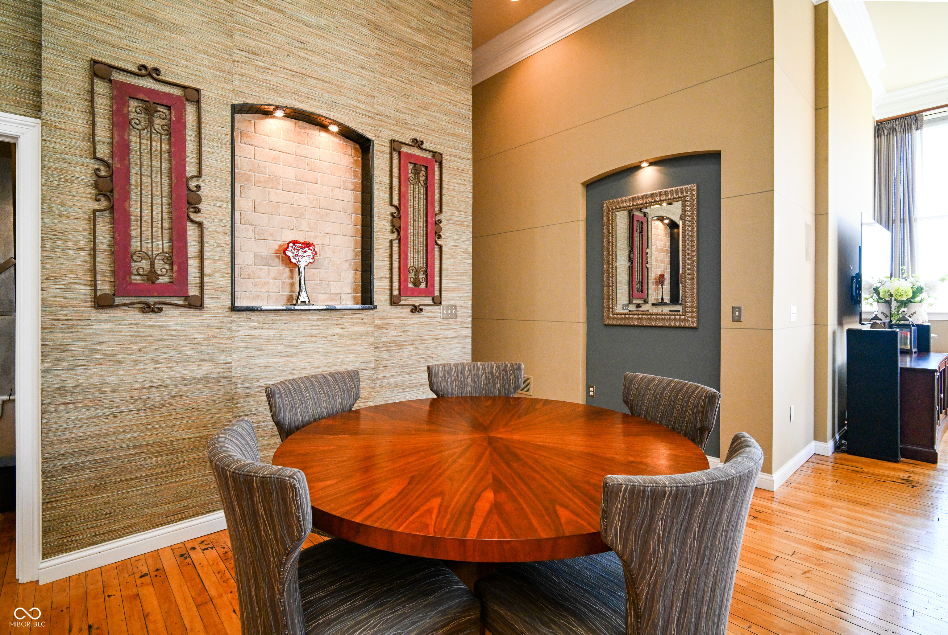 141 S Meridian Street Unit: 601