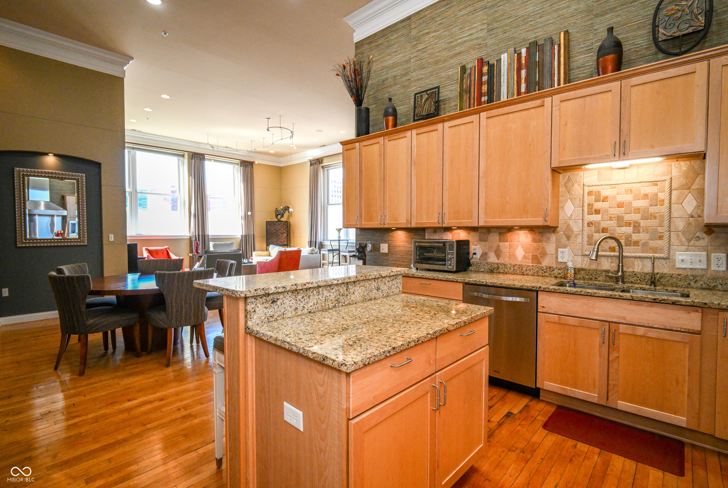 141 S Meridian Street Unit: 601