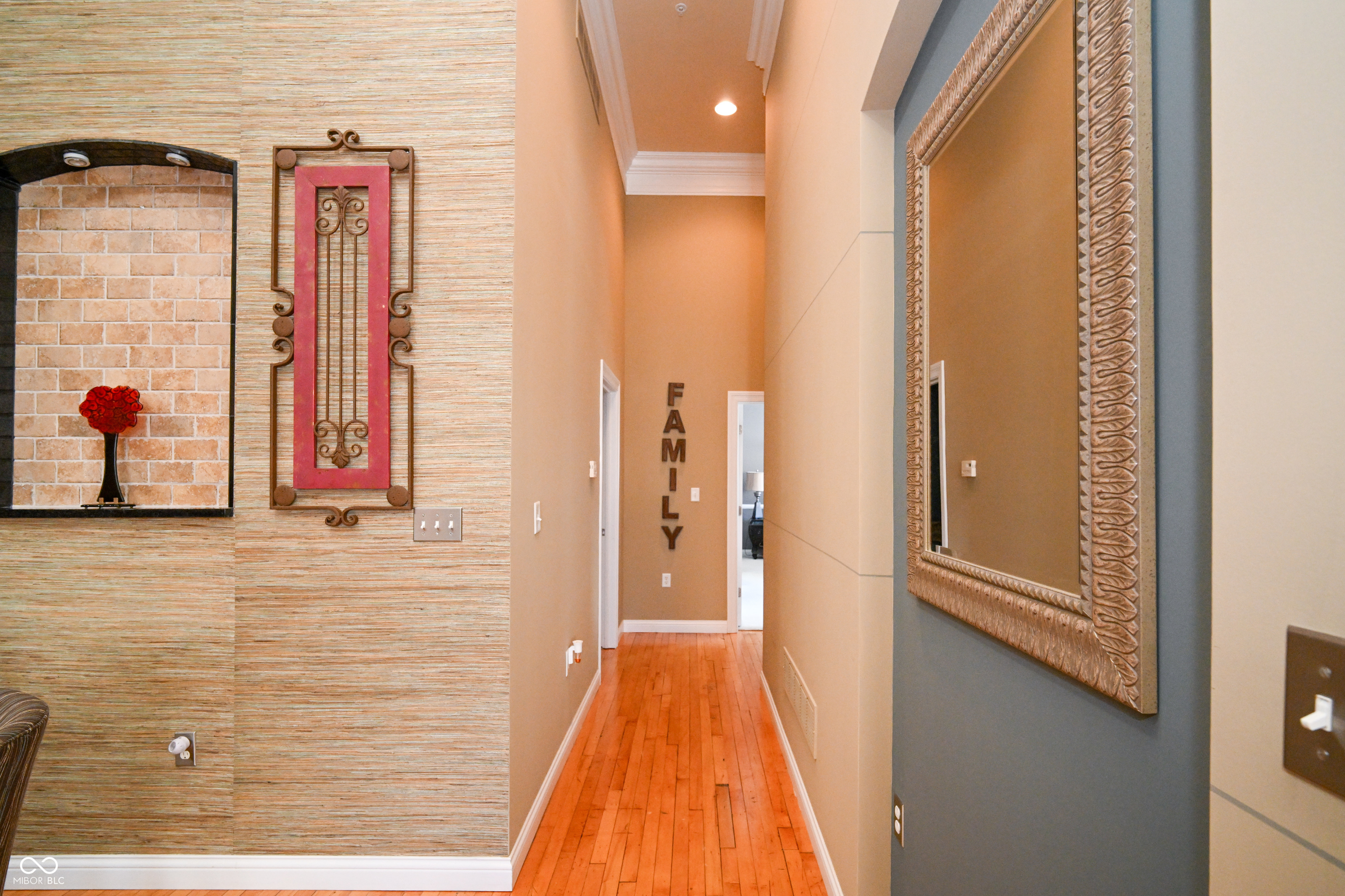 141 S Meridian Street Unit: 601