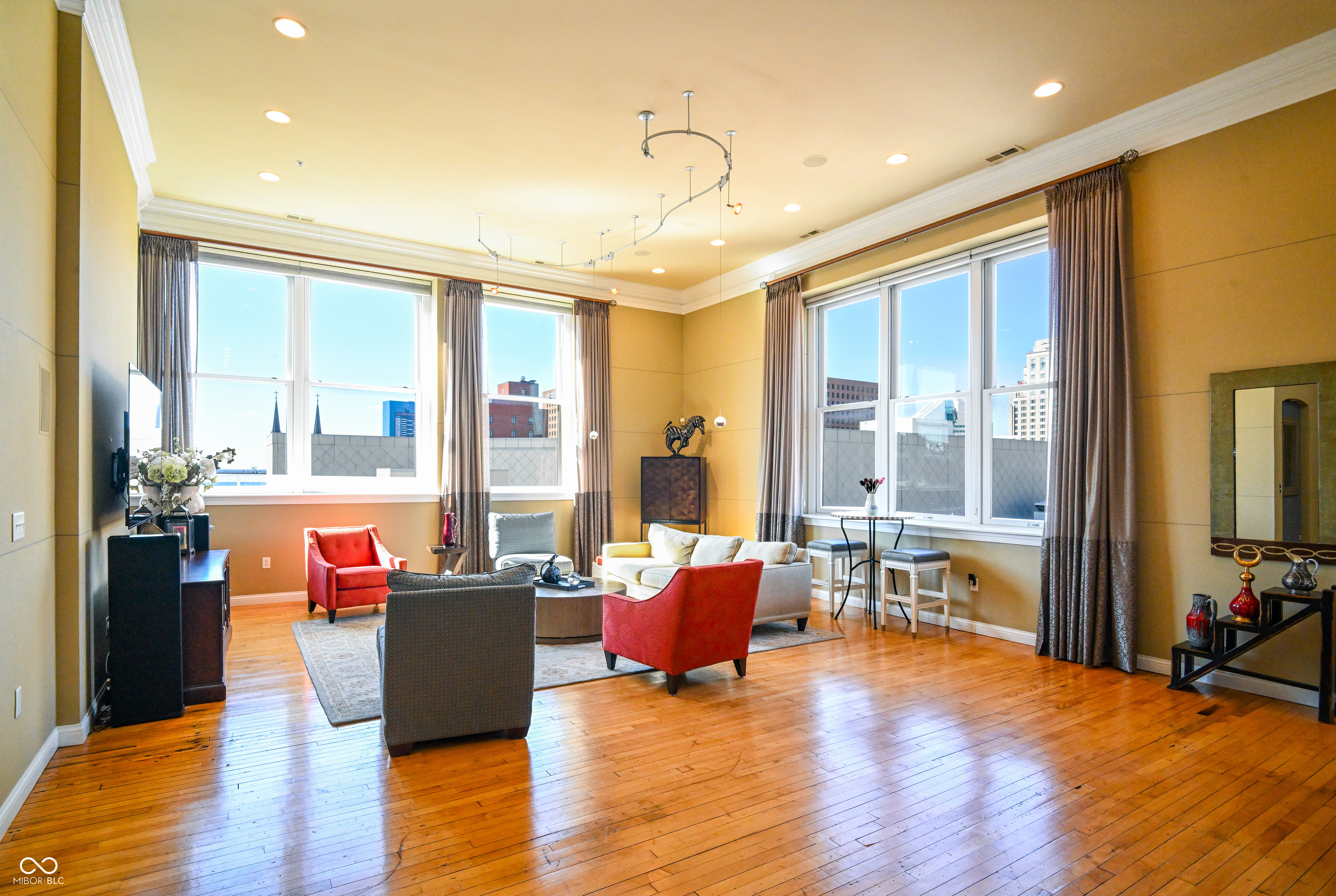 141 S Meridian Street Unit: 601