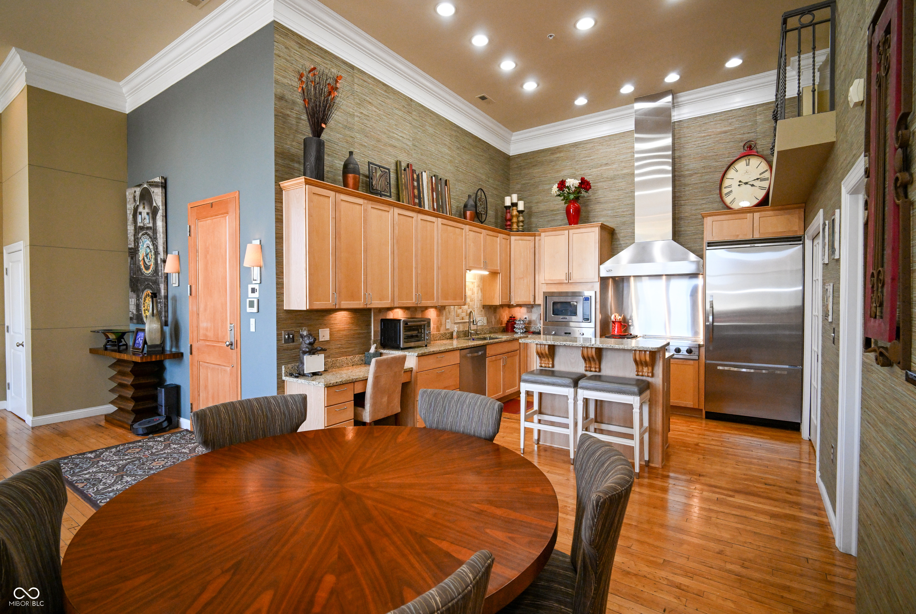 141 S Meridian Street Unit: 601