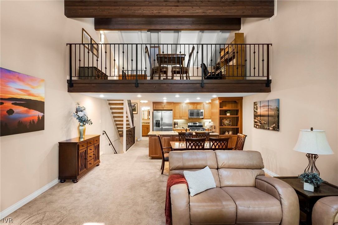 321 Ski Way 196