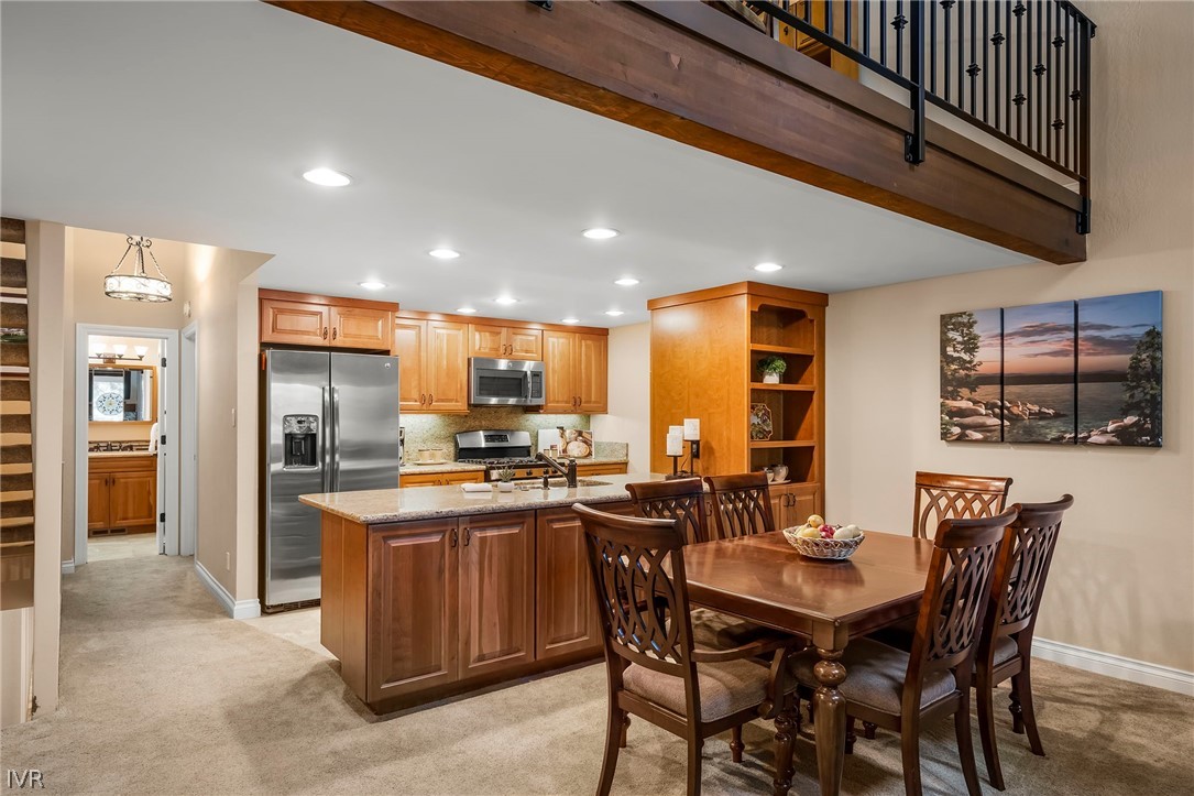 321 Ski Way 196