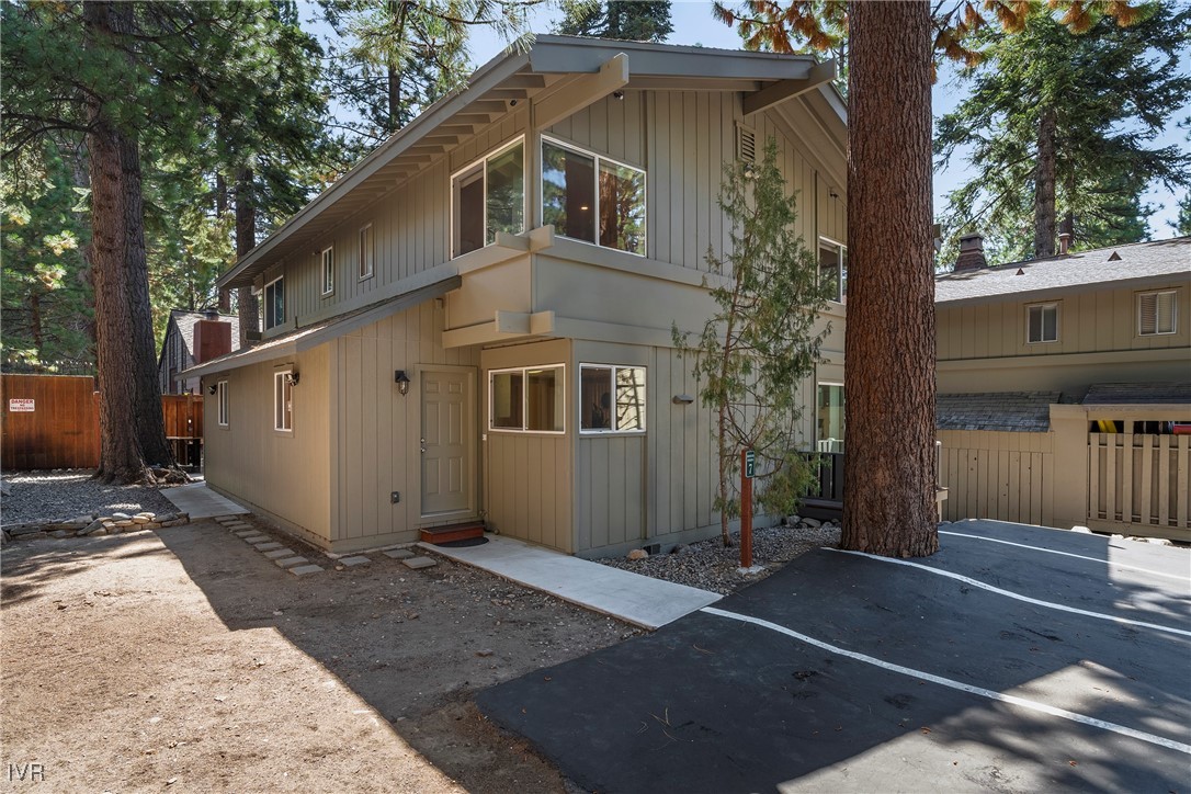 870 Southwood Boulevard 7