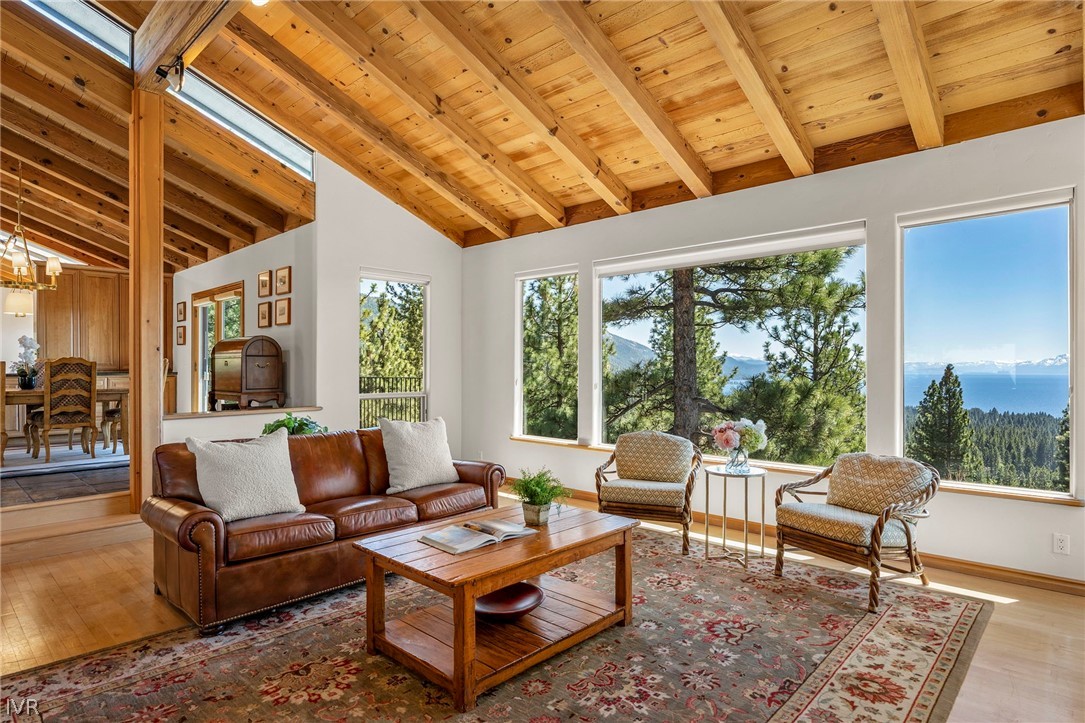 545 Alpine View