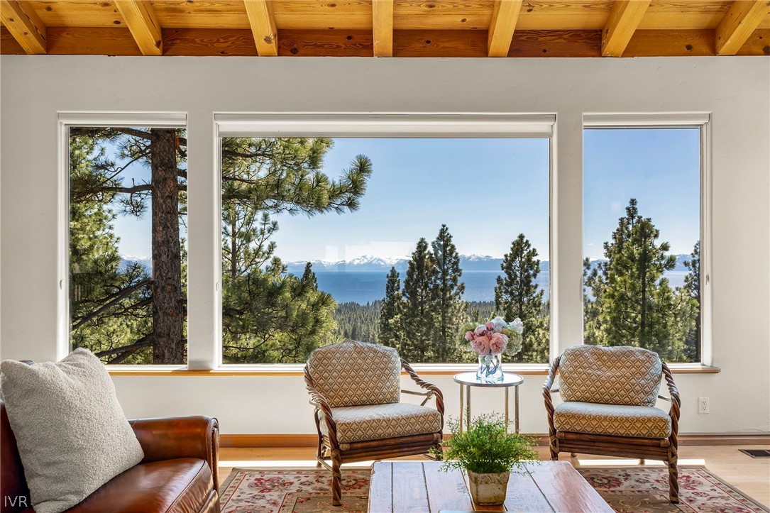 545 Alpine View