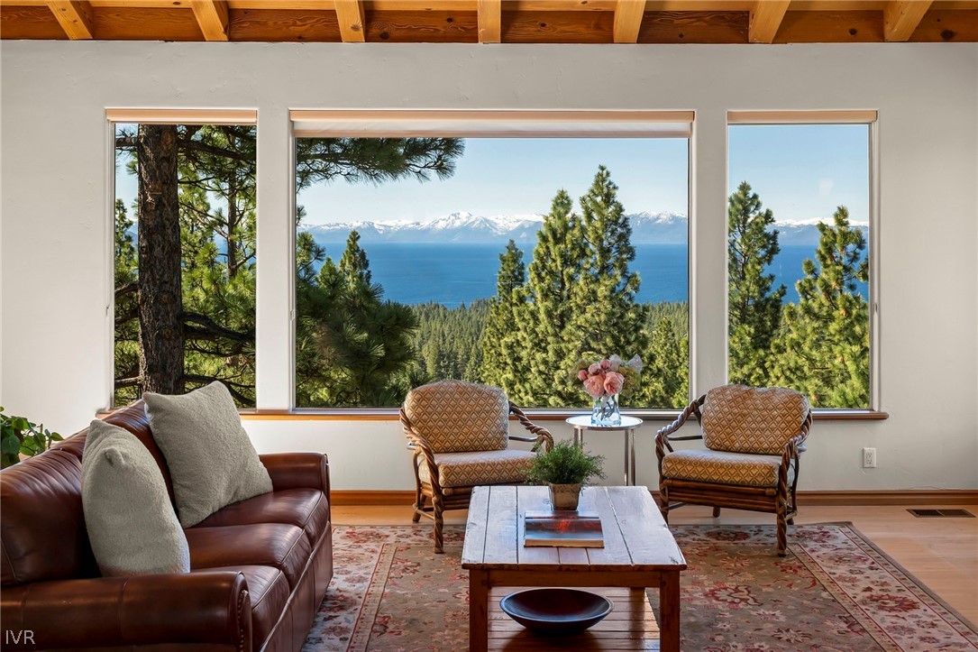 545 Alpine View