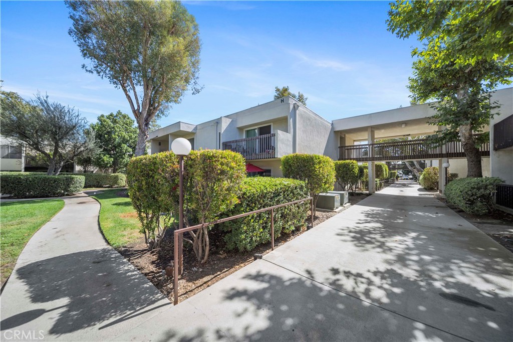23515 Lyons 261