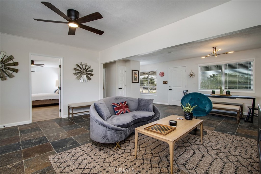 4574 Avenida Del Sol