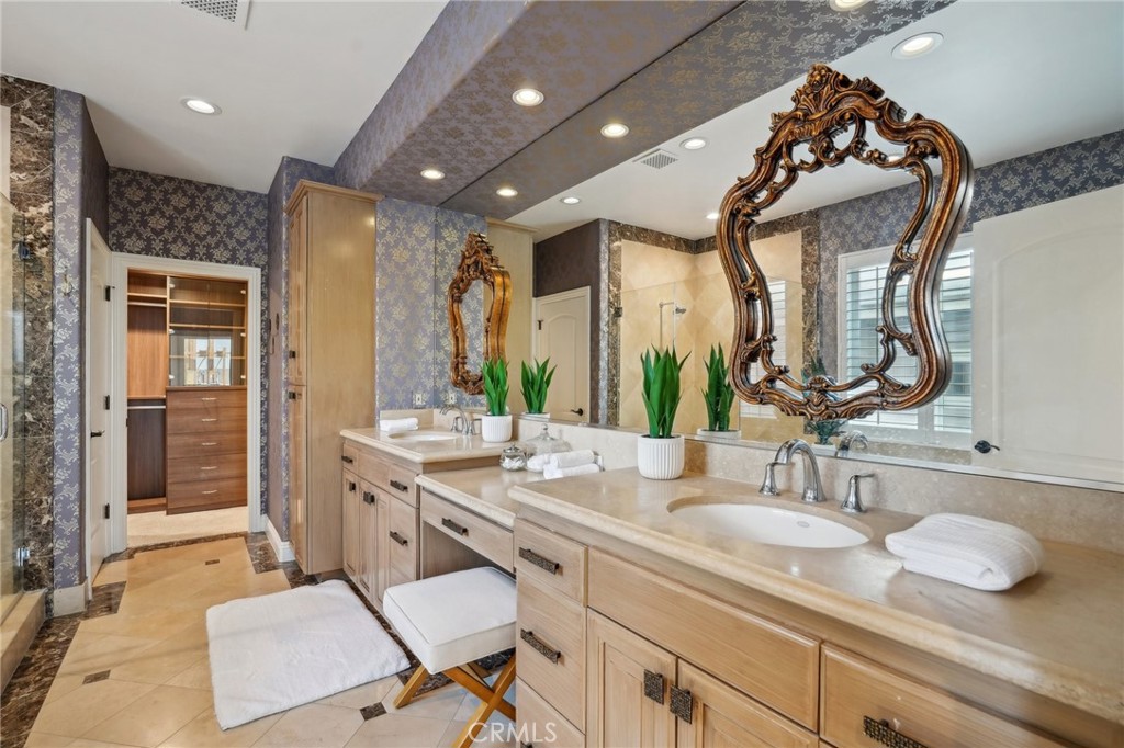 1704 Highland Avenue